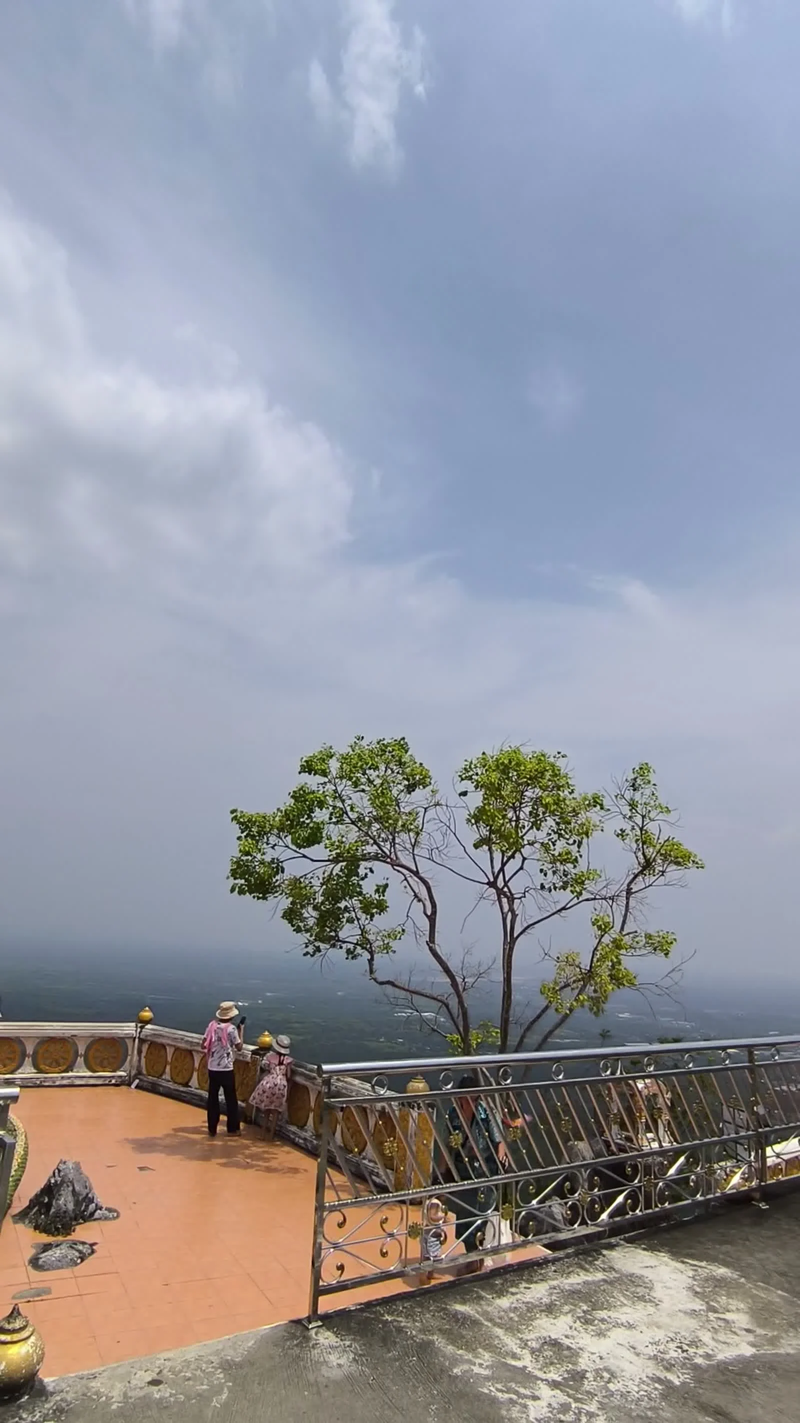 Tempel-Aussicht im Süden Thailands